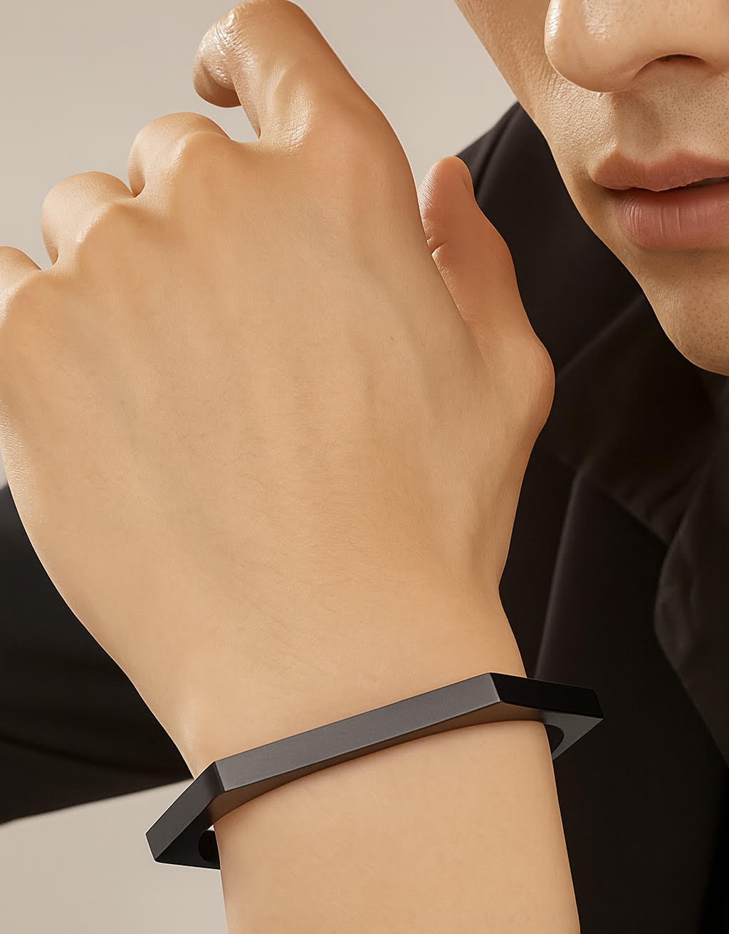 BG007B B.Tiff Black Edge Hexagon Bangle Bracelet