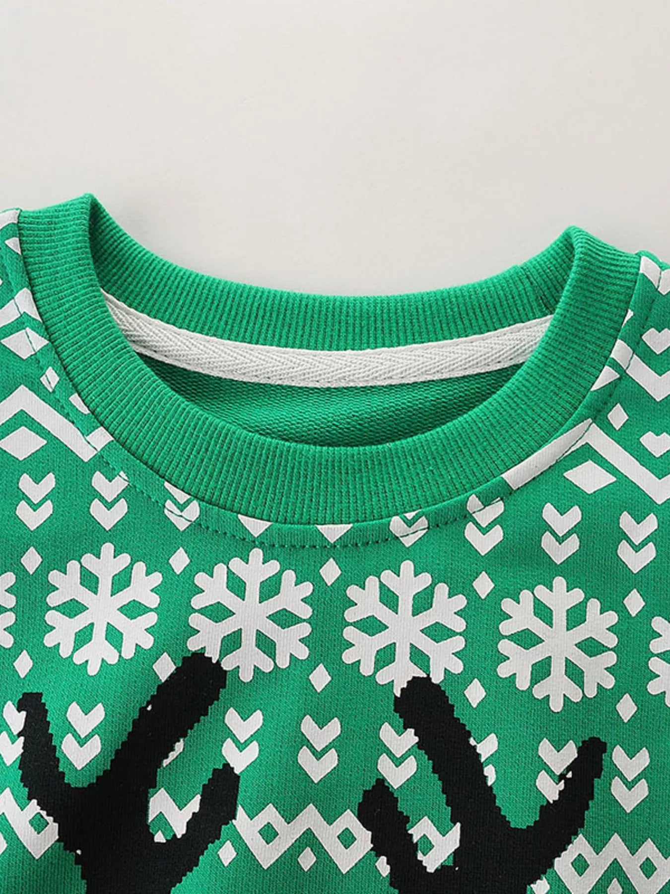Children's Reindeer Graphic Christmas Sweatshirt - PBNJ FASHIONS