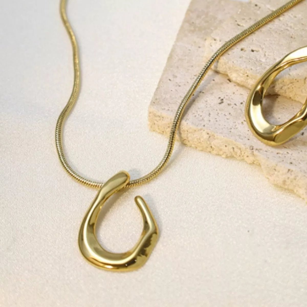 18K Gold - Plated Geometric Necklace - PBNJ FASHIONS