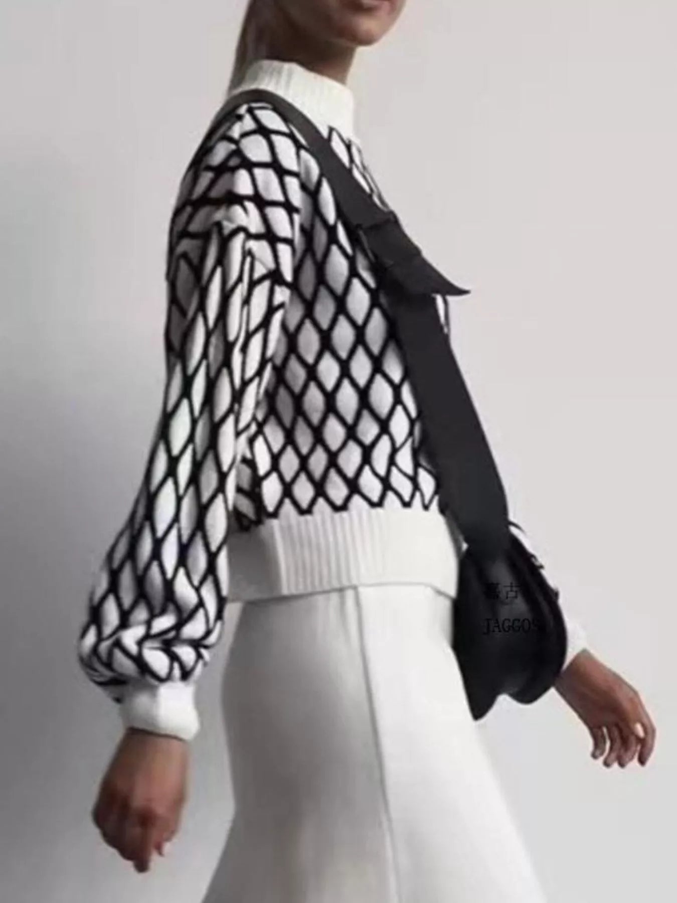 Geometric Pattern Turtleneck Sweater - PBNJ FASHIONS
