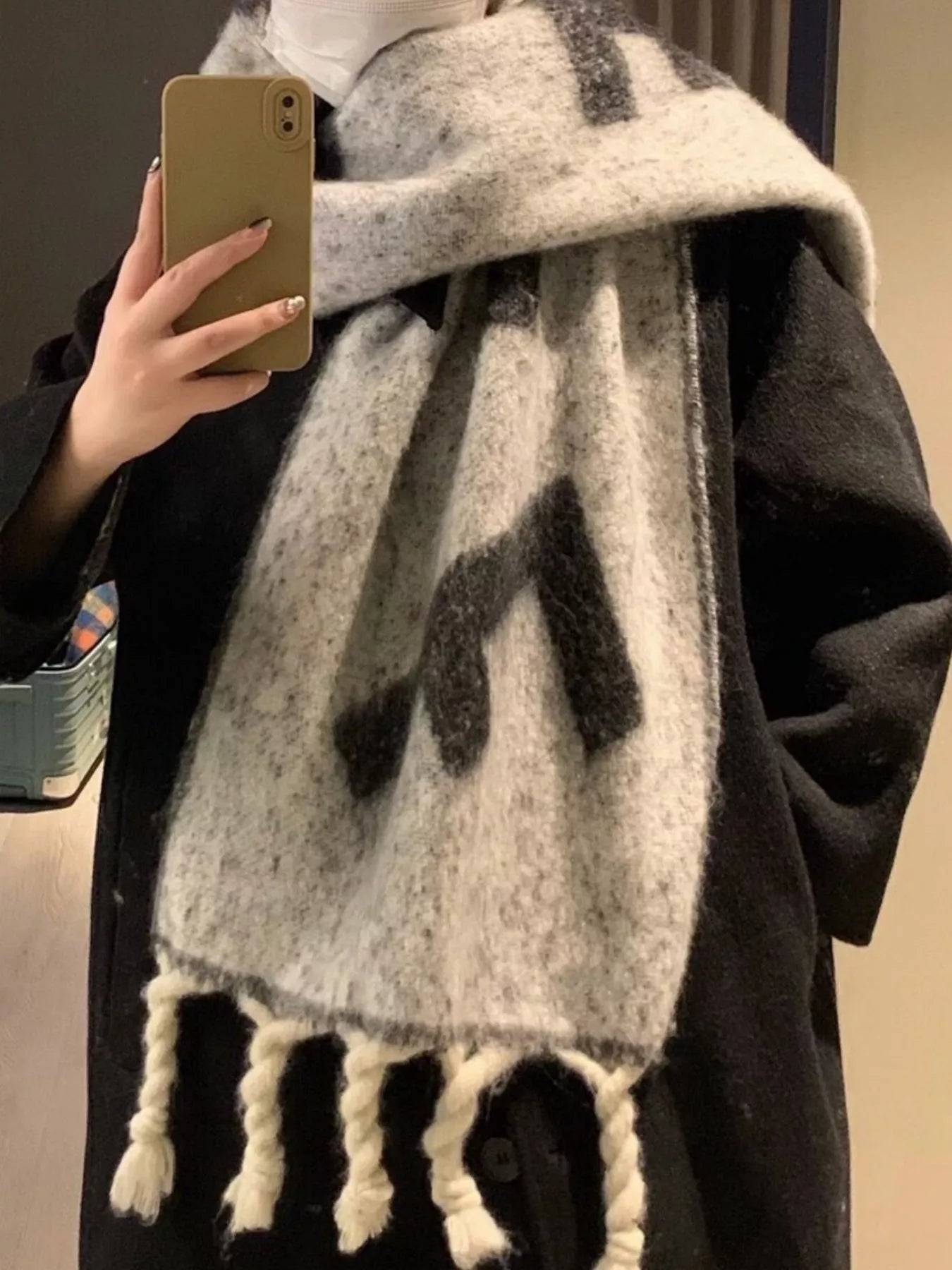 Oversized Chunky Knit Fringe Scarf - PBNJ FASHIONS