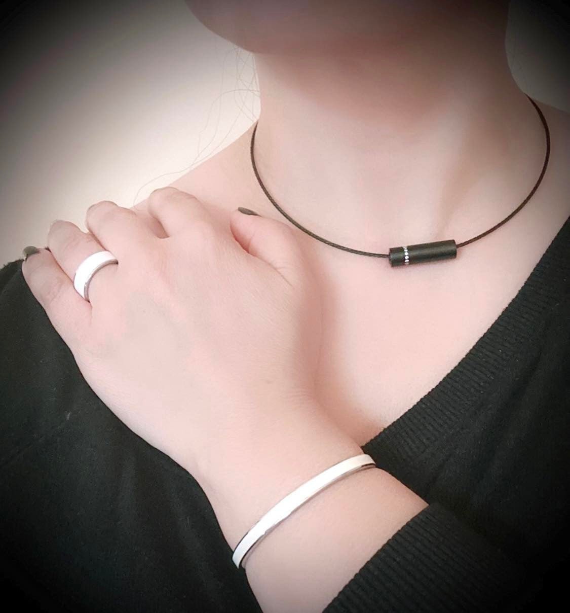PT080B B.Tiff Black Pavé Rouleau Pendant - PBNJ FASHIONS