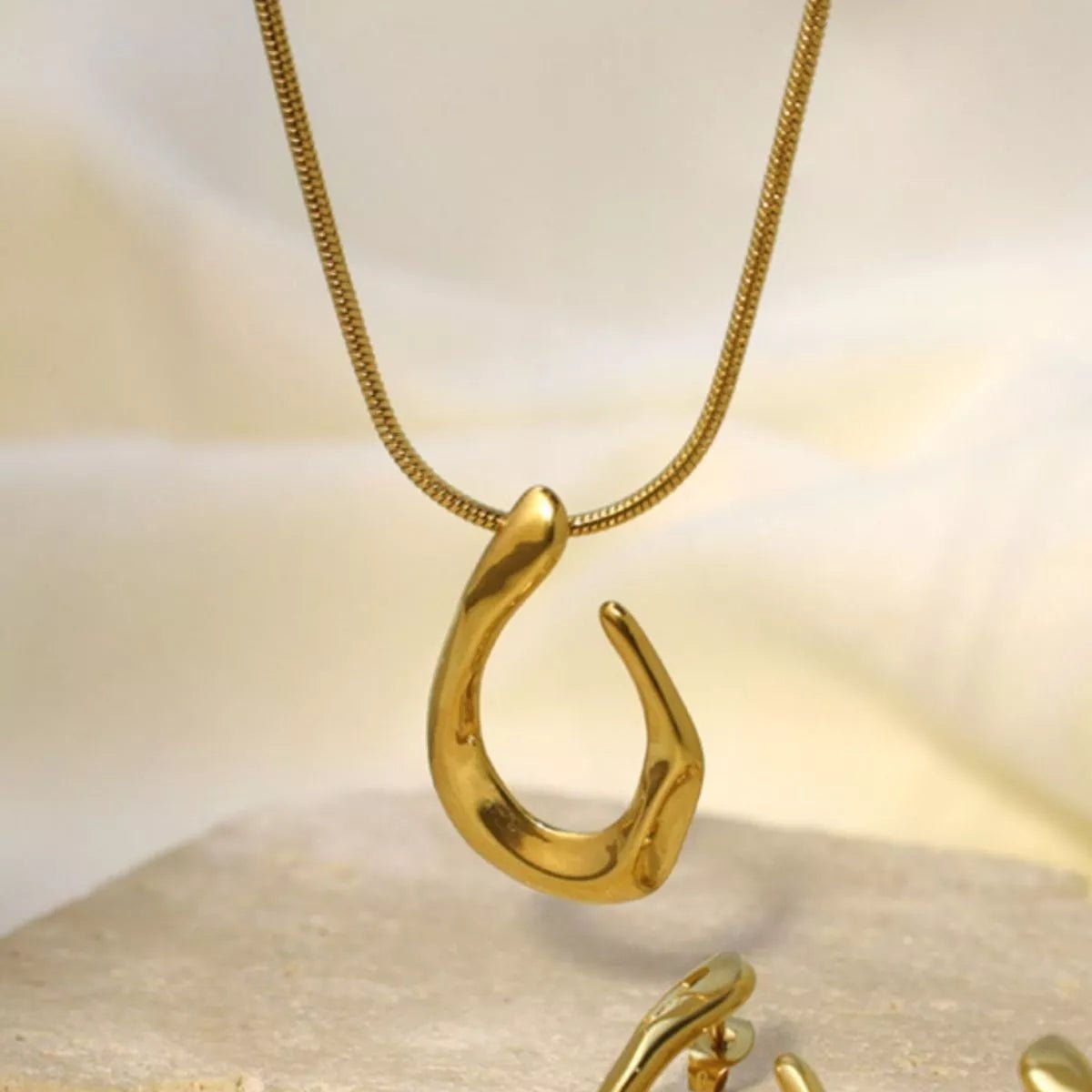 18K Gold - Plated Geometric Necklace - PBNJ FASHIONS