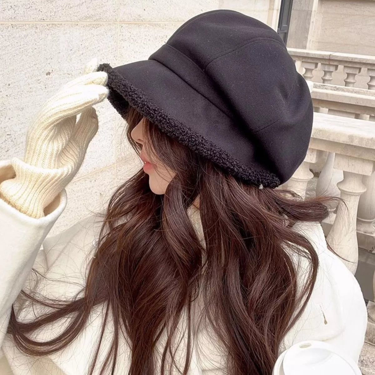 Plush Trim Baker Boy Hat - PBNJ FASHIONS