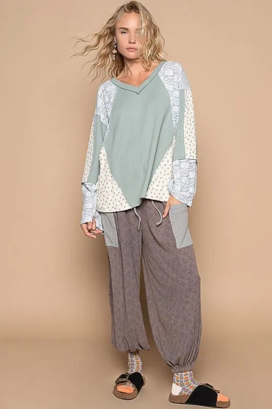 POL Lace Floral Round Neck Knit Top - PBNJ FASHIONS