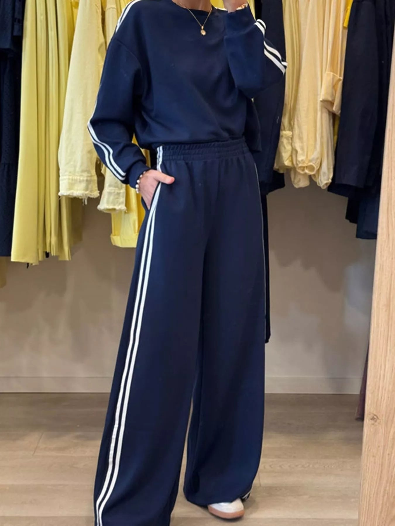 Striped Detail Crewneck Top and Elastic Sweatpants 2pcs Set - PBNJ FASHIONS