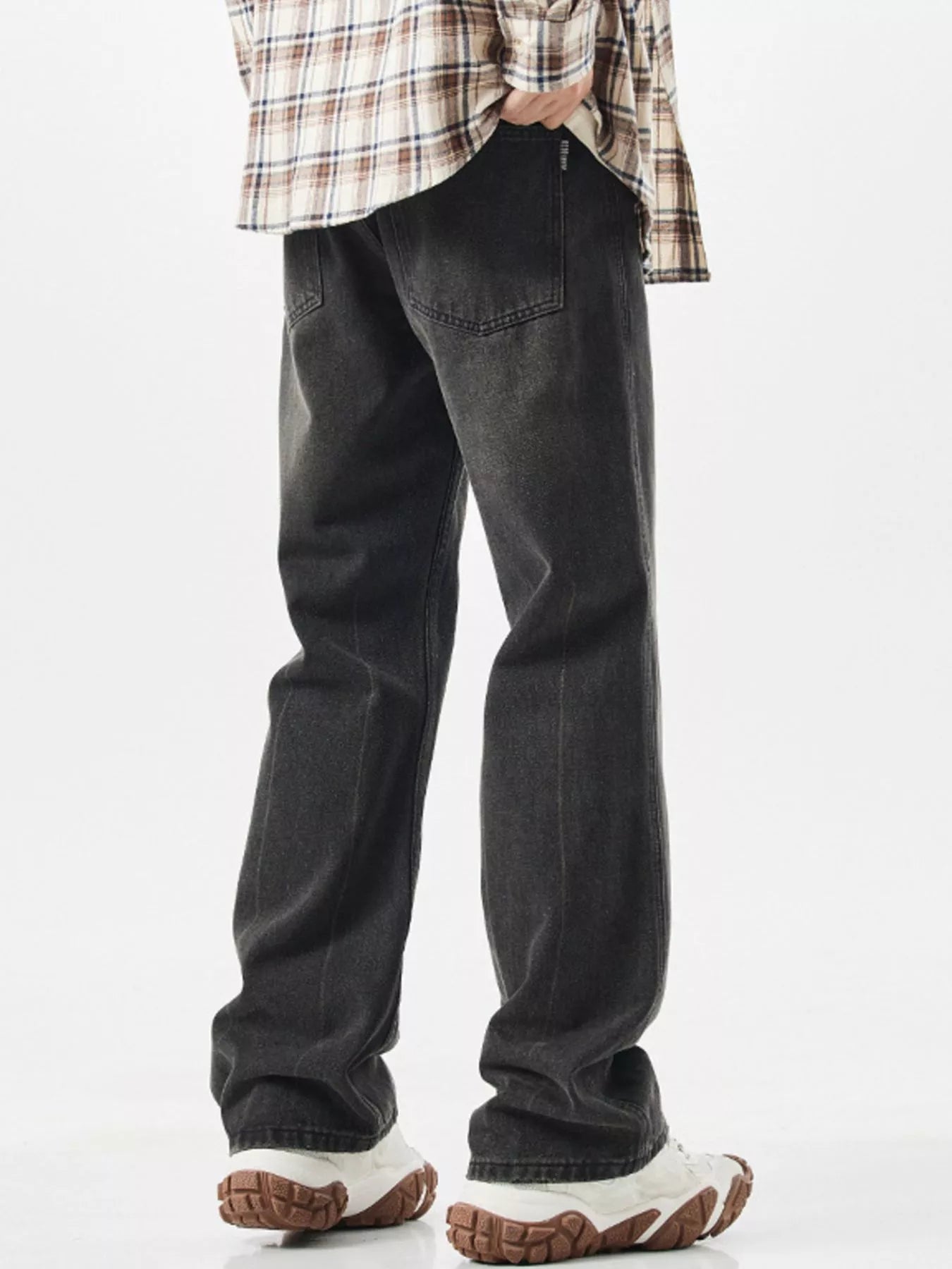 Men's Vintage Wash Relaxed Fit Jeans - PBNJ FASHIONS