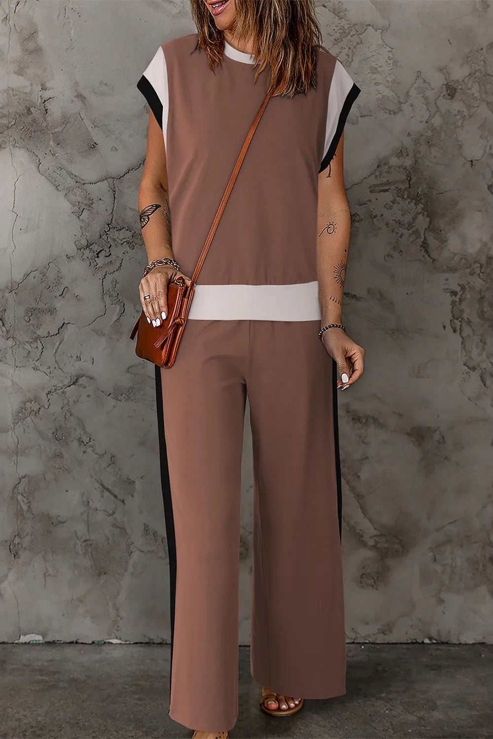 Contrast Round Neck Top and Pants Set - PBNJ FASHIONS