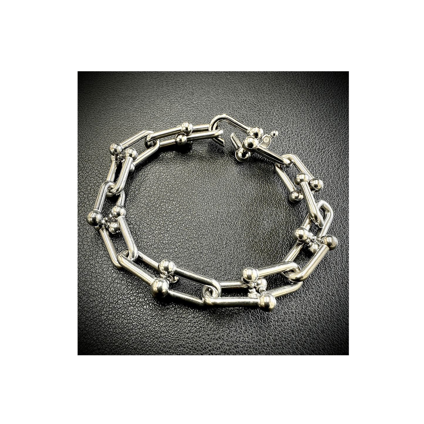 BG525W B.Tiff Horseshoe Link Chain Bracelet - PBNJ FASHIONS