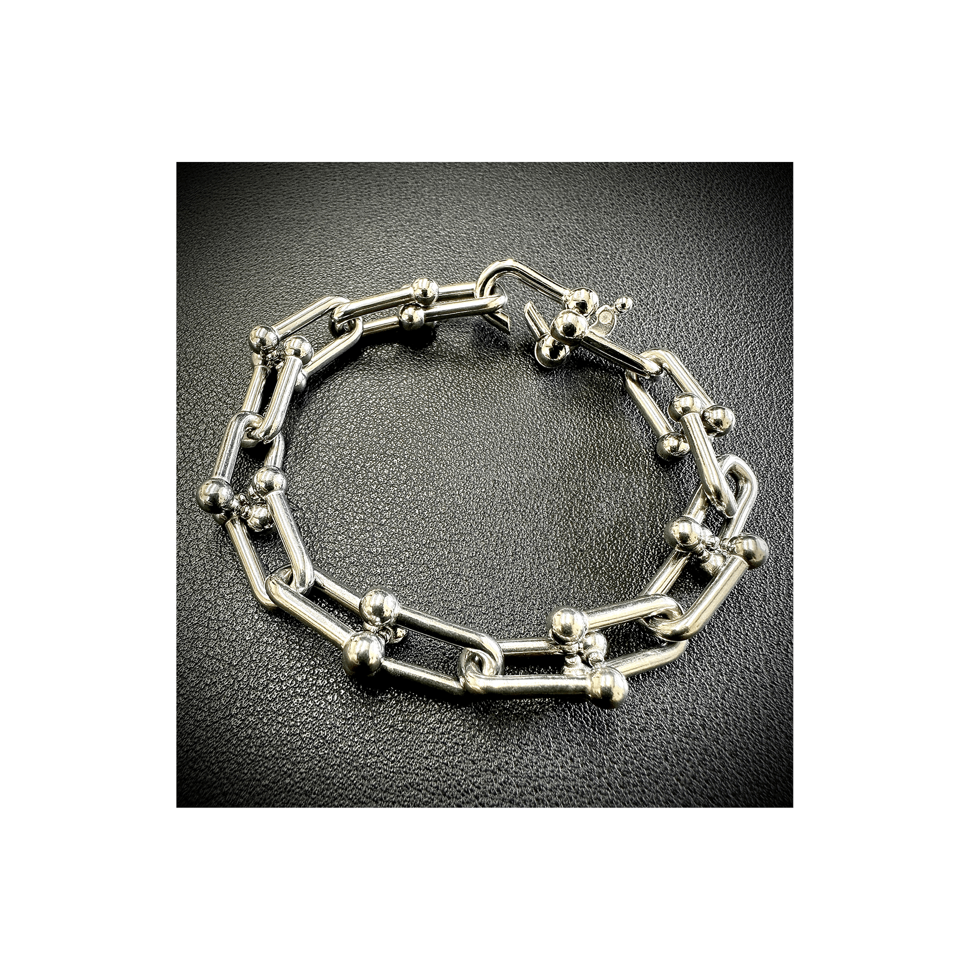 BG525W B.Tiff Horseshoe Link Chain Bracelet - PBNJ FASHIONS