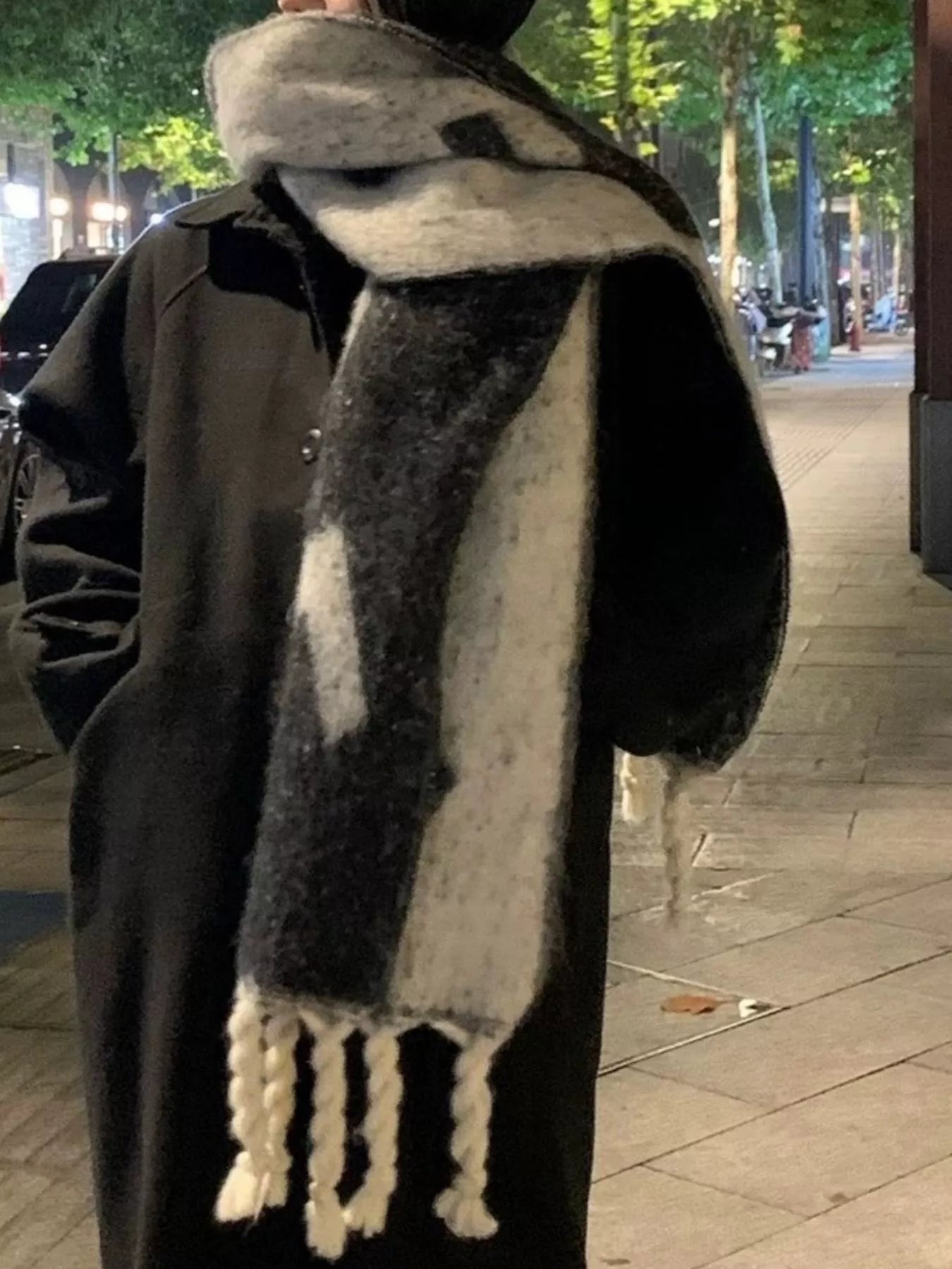 Oversized Chunky Knit Fringe Scarf - PBNJ FASHIONS