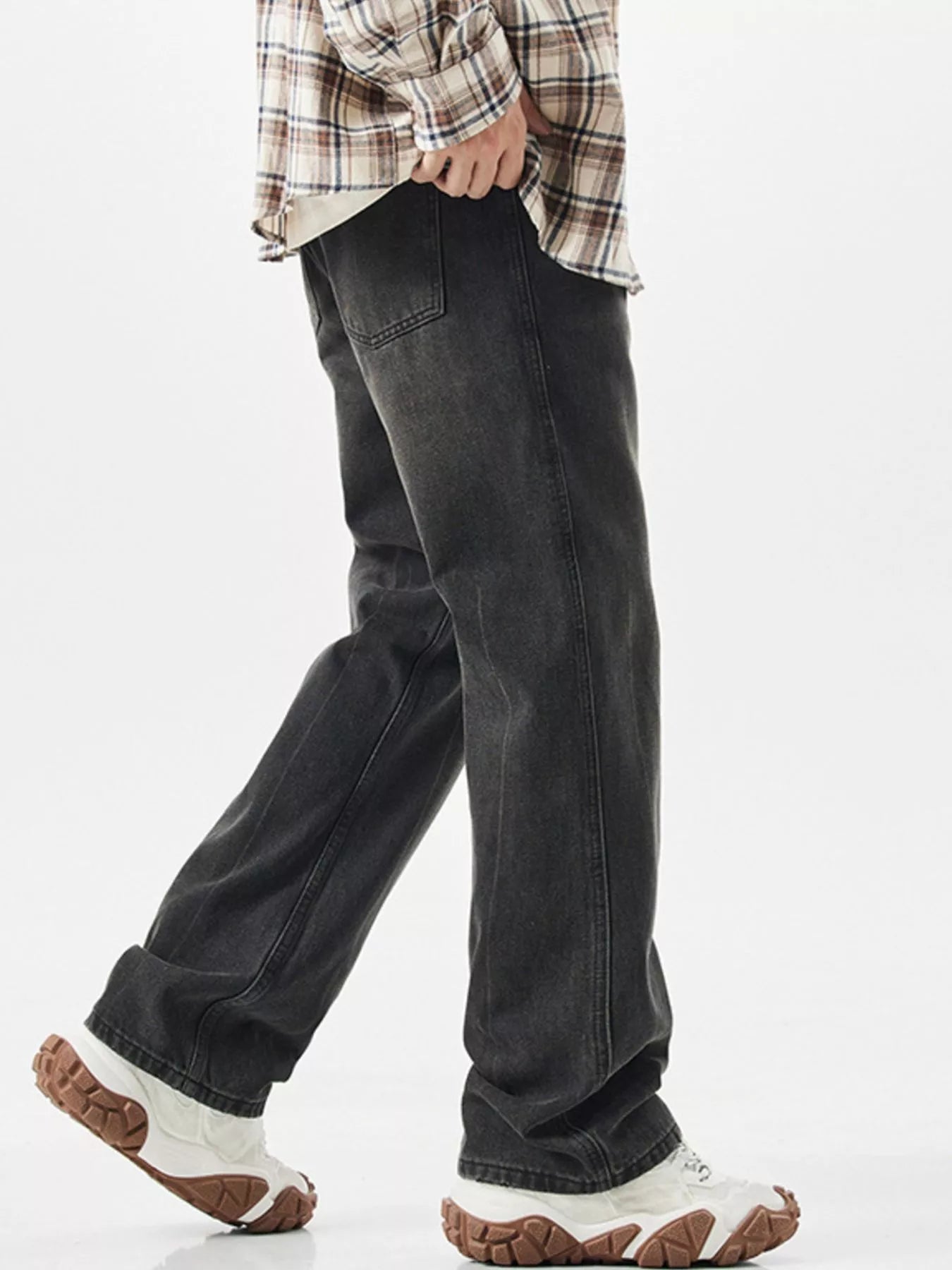 Men's Vintage Wash Relaxed Fit Jeans - PBNJ FASHIONS