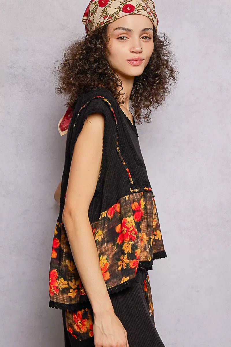 POL Lace Detail Floral Cropped Ruffled Top - PBNJ FASHIONS