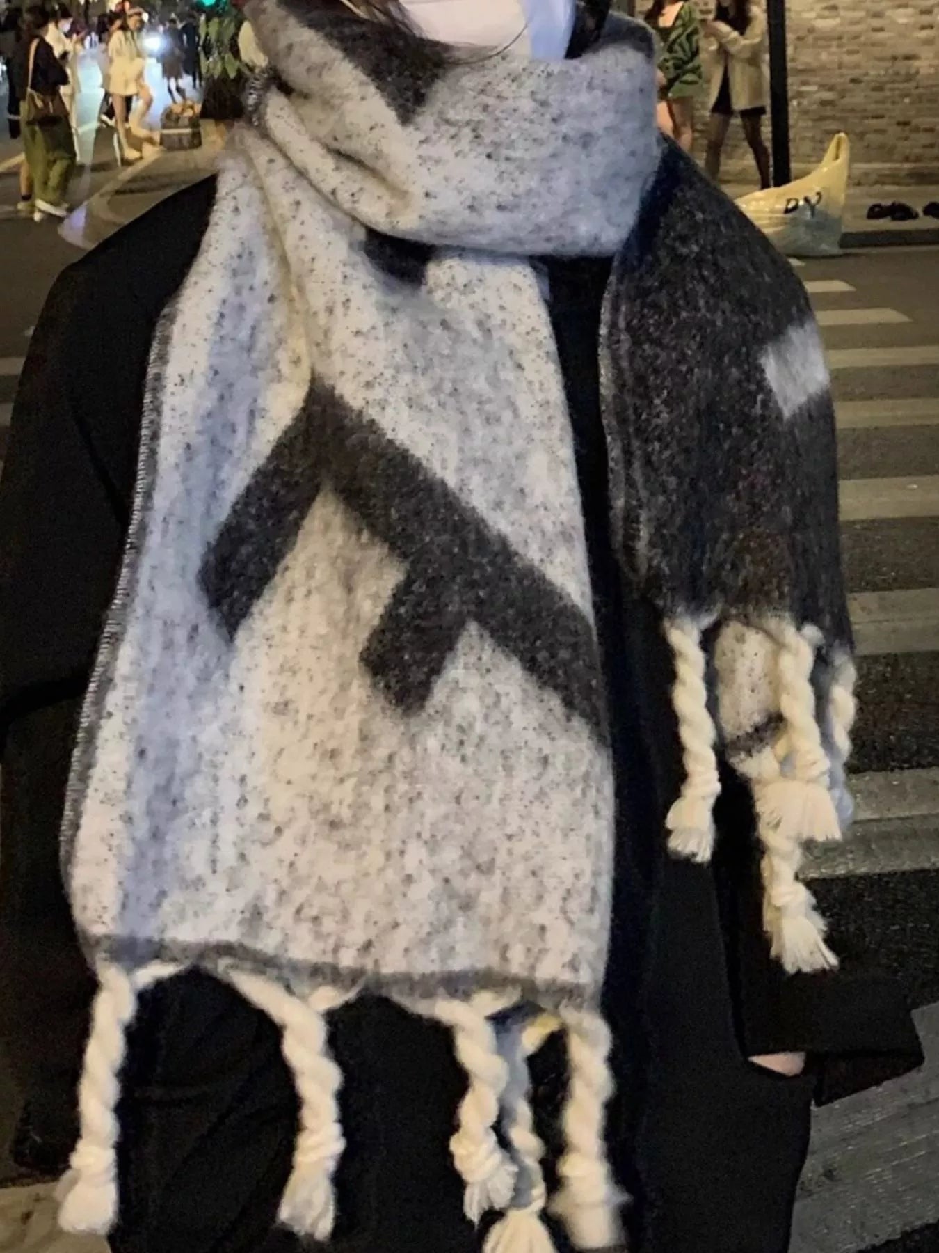 Oversized Chunky Knit Fringe Scarf - PBNJ FASHIONS