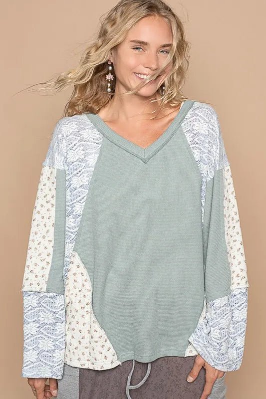 POL Lace Floral Round Neck Knit Top - PBNJ FASHIONS