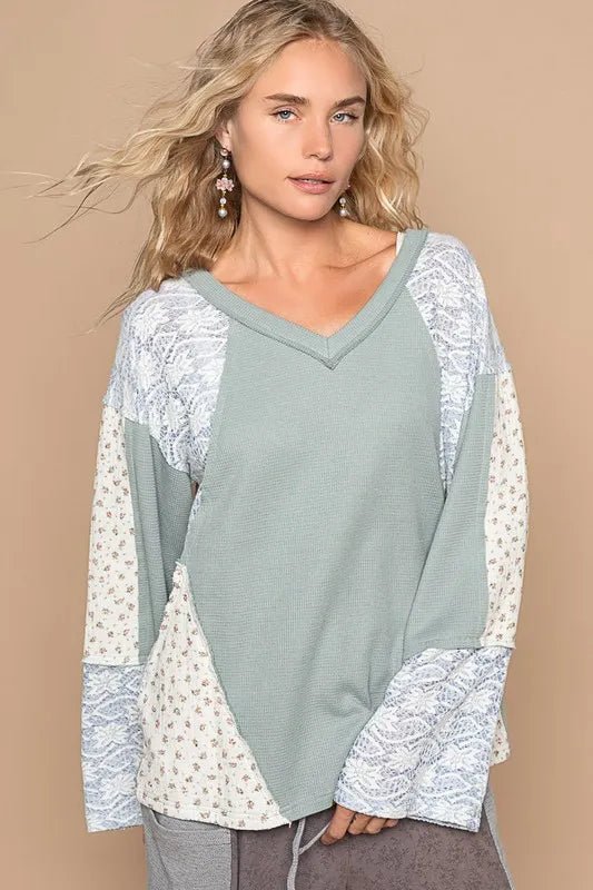 POL Lace Floral Round Neck Knit Top - PBNJ FASHIONS