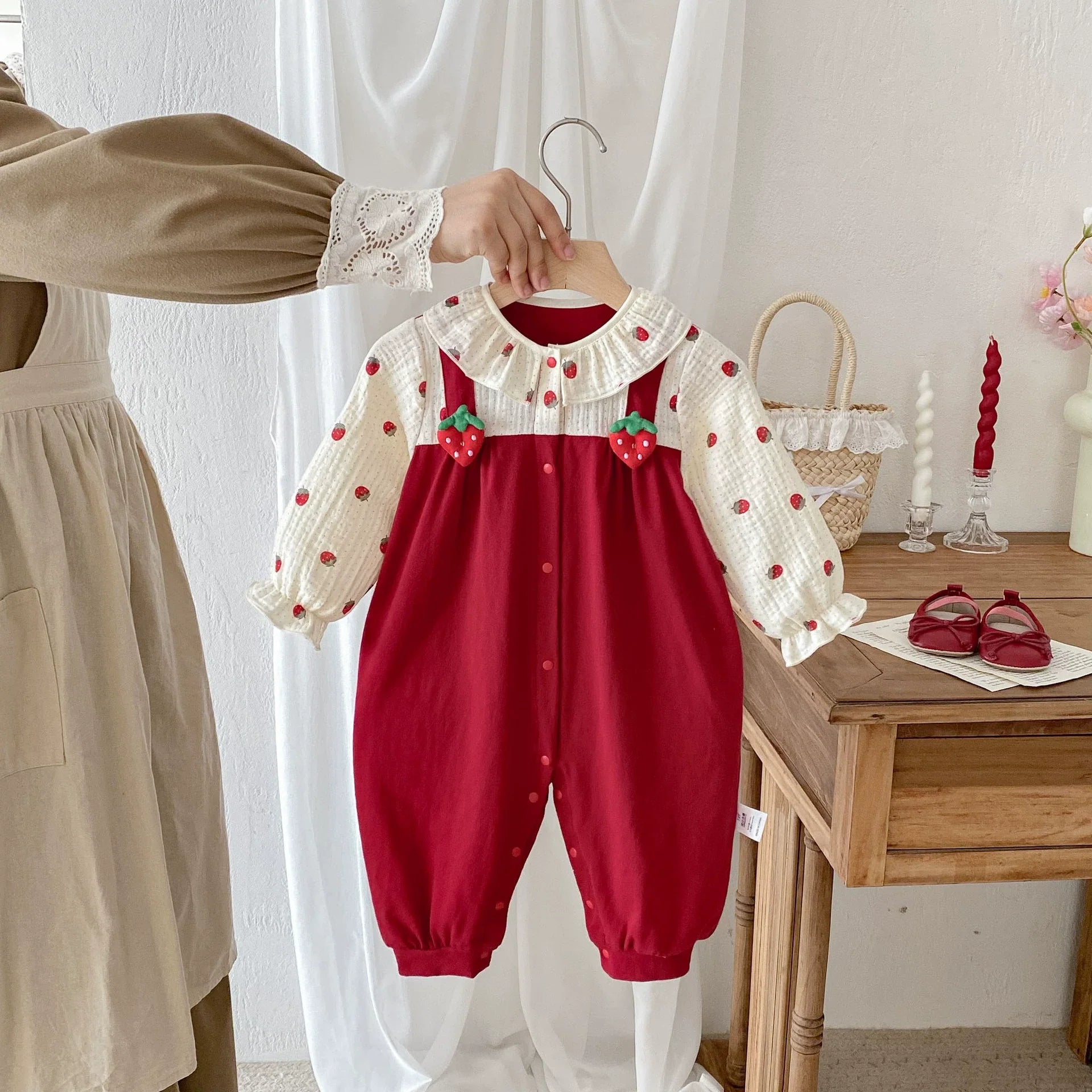 Autumn Hot Selling Baby Girls Long Sleeves Red Strawberry Pattern Color Patchwork Rompers-4