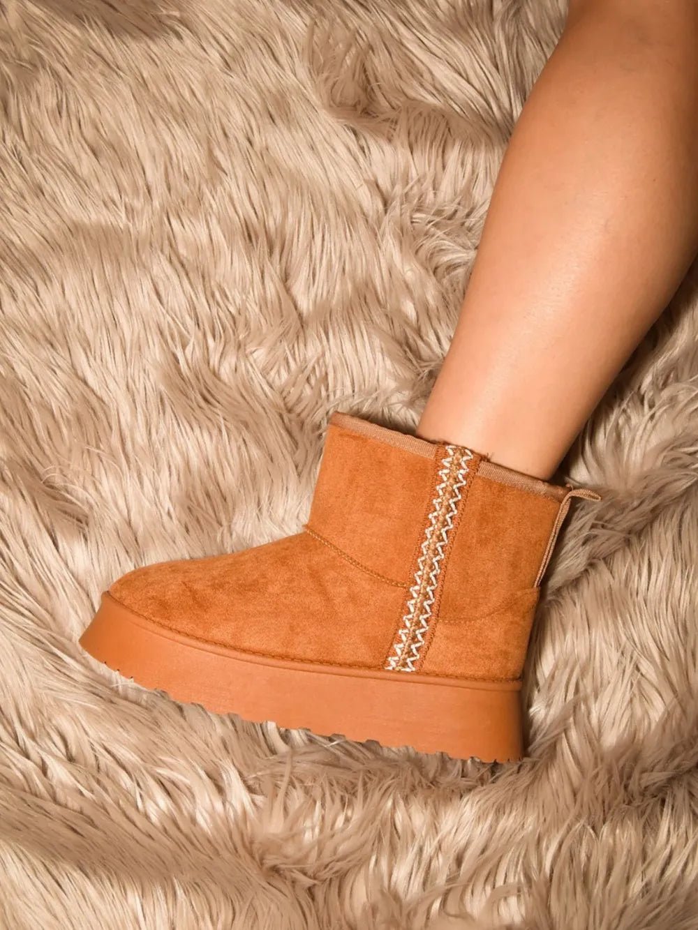 WILD DIVA Round Toe Platform Boots - PBNJ FASHIONS