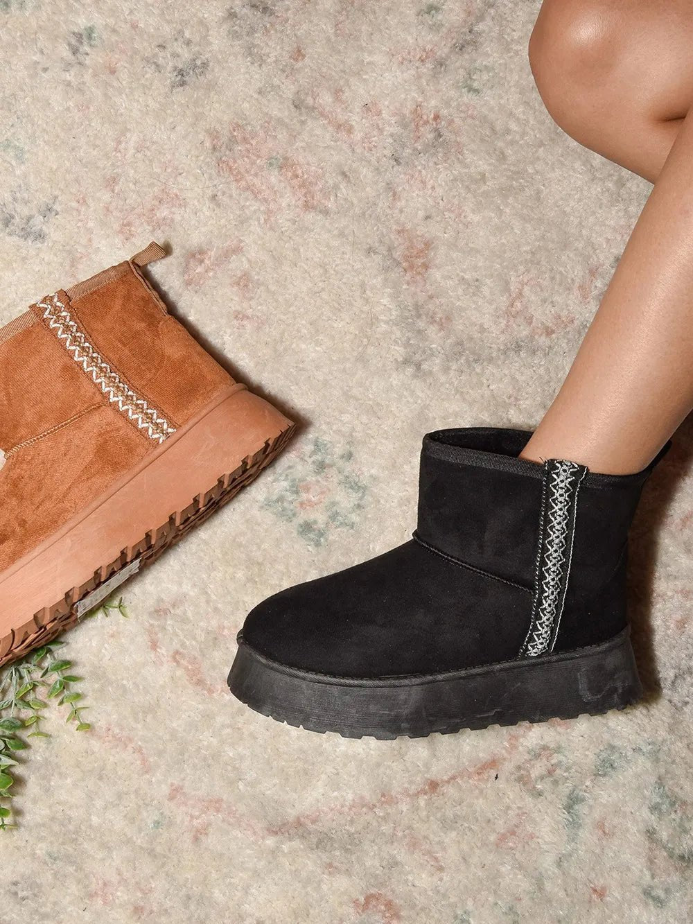 WILD DIVA Round Toe Platform Boots - PBNJ FASHIONS