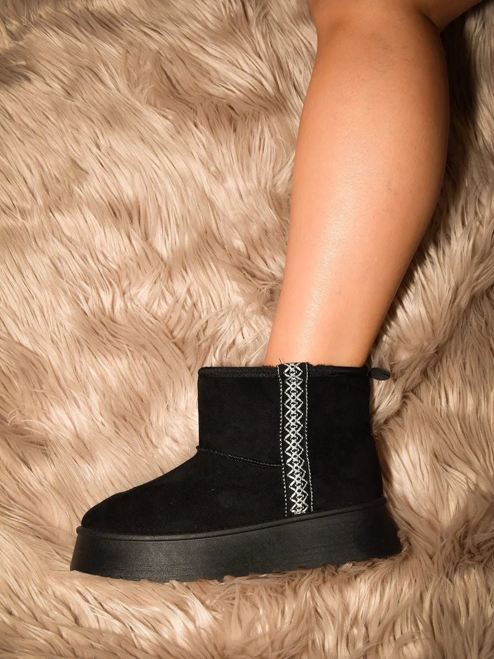 WILD DIVA Round Toe Platform Boots - PBNJ FASHIONS